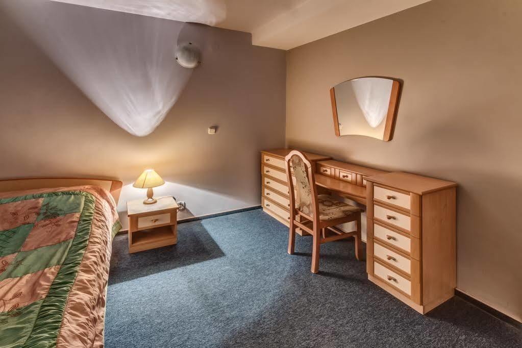Hotel Kujawy Wloclawek Bagian luar foto